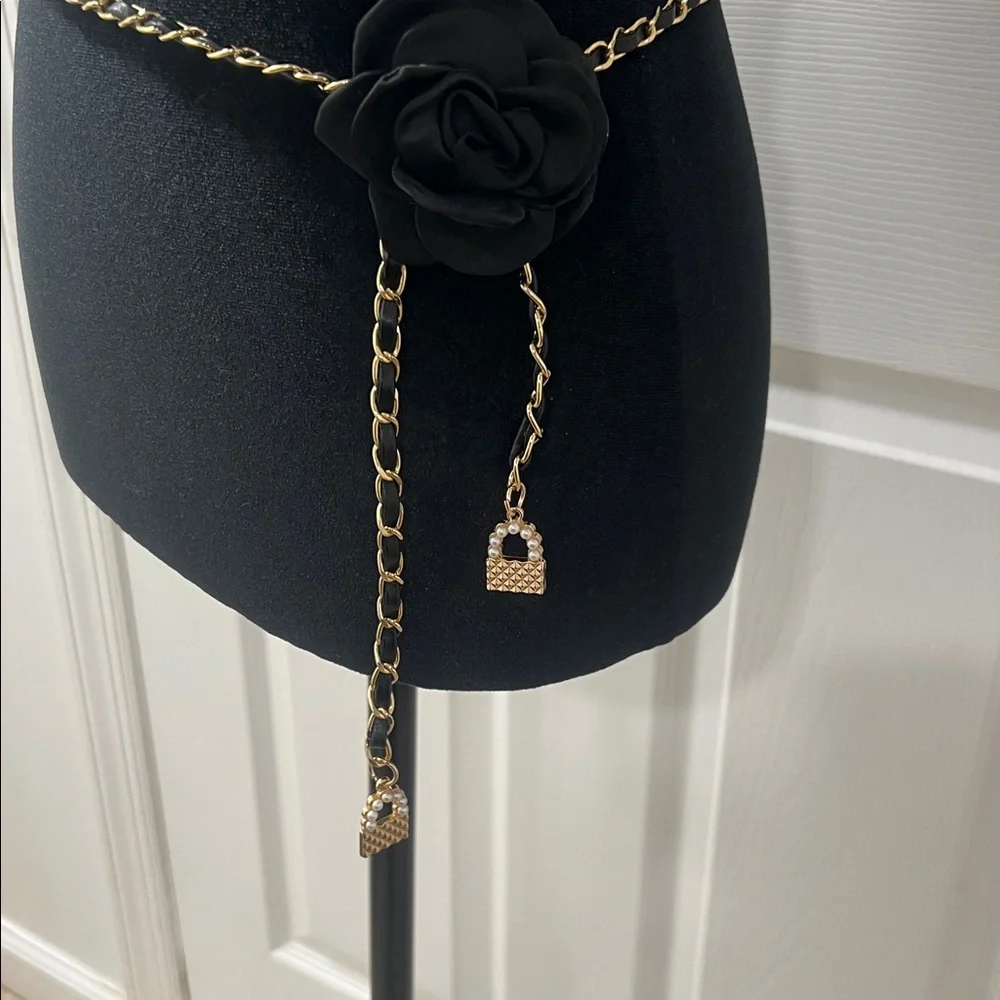 NEW ❤️Women's Elegant Floral Chain Belt with Black Rose Accent & Camellia Charm